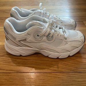 ADIDAS ASTIR SHOES - SIZE WOMENS 6